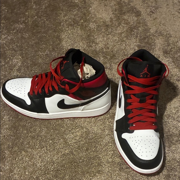 Air Jordan 1 Midtoe White Gym Red Black Toe - Picture 1 of 4